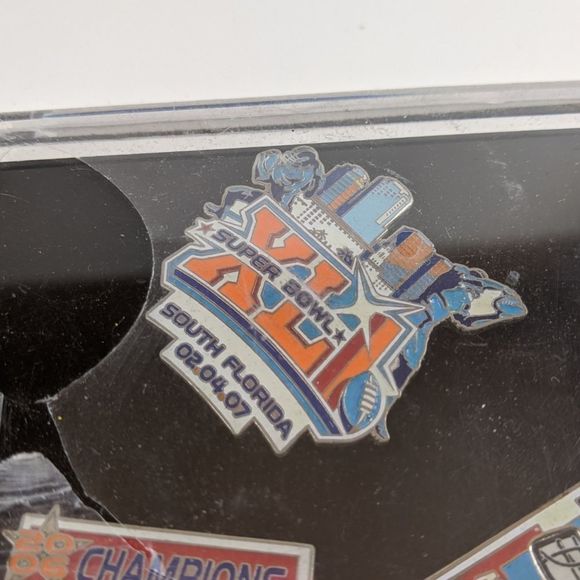 Super Bowl XLI Limited Edition Pin Set Bears Colts - Picture 8 of 8